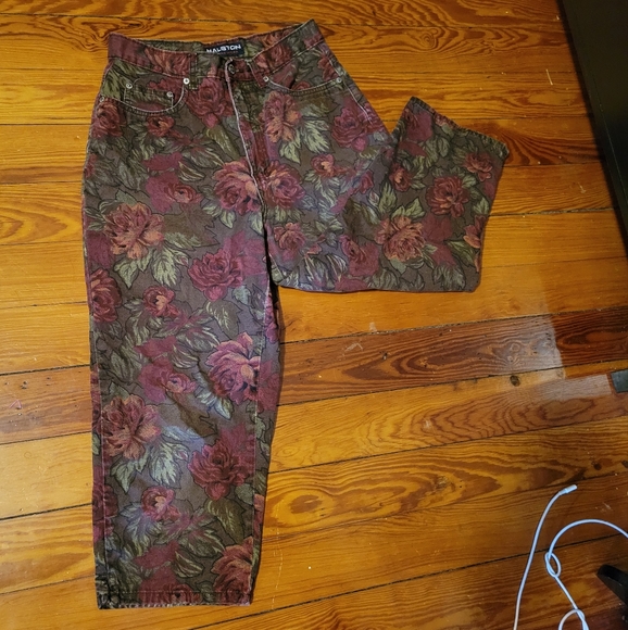 Halston Jeanswear Denim - Vintage Floral Cropped Mom Jeans